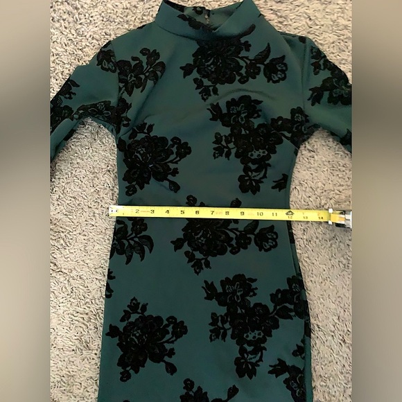 See You Monday Green Velvet Floral Turtleneck Long Sleeve Bodycon Dress XS NWOT - Picture 6 of 8
